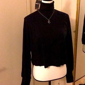Black crop top style 🐢 turtleneck